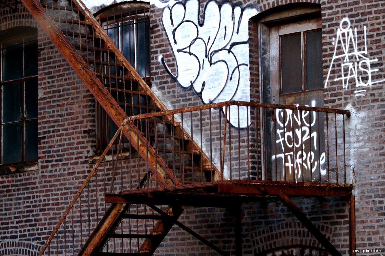 New York building fire escape