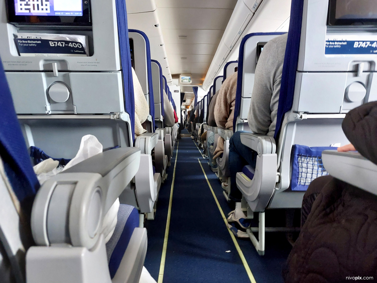 Lufthansa Boeing 747-400 interior