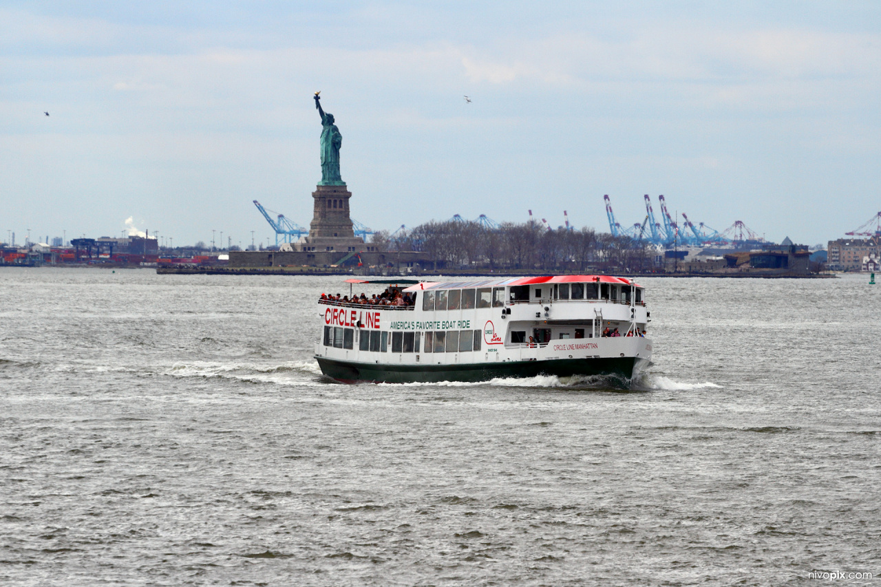 Circle Line Sightseeing cruise ship, Statue of Liberty, New York