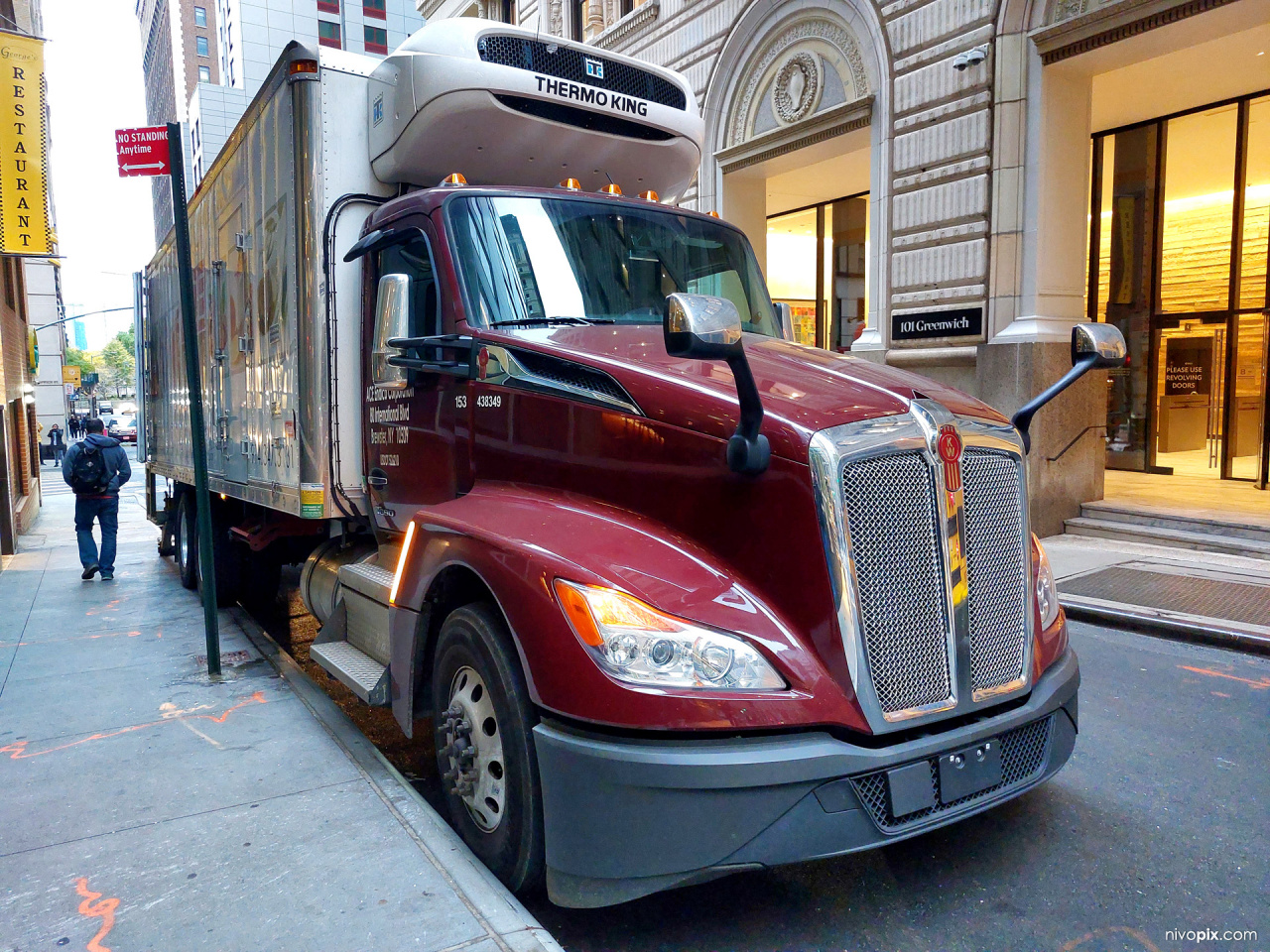 Kenworth T680 Refrigerator truck