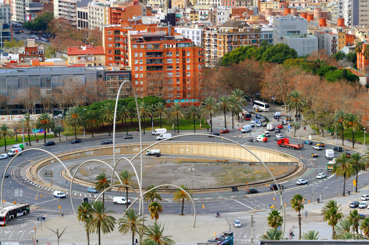 Plaça de les Drassanes, Onades de Andreu Alfaro