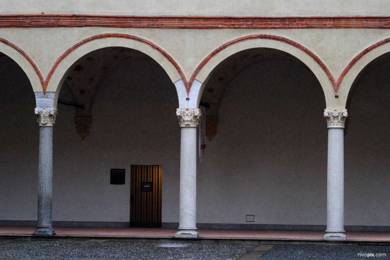 Castello Sforzesco - Cortile della Rocchetta