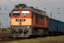 MÁV M62 class locomotive at Hegyeshalom