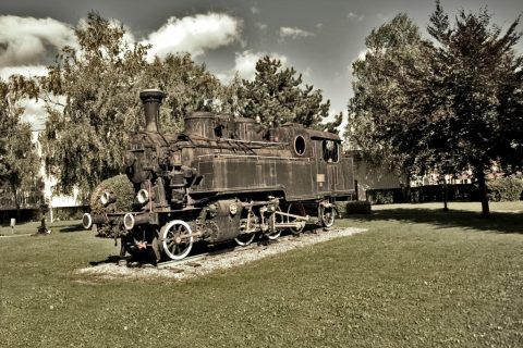 Raaberbahn 121 / MÁV TV - MÁV 375 at Neufeld an der Leitha – Neufeld an der Leitha, Austria