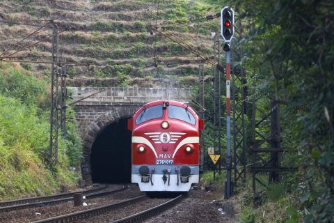 Nohab leaves Déli tunnel (Déli alagút) – Budapest, Hungary