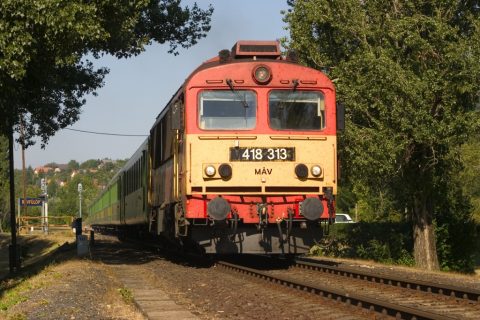 M41 (Csörgő) leaving Révfülöp – Révfülöp, Hungary