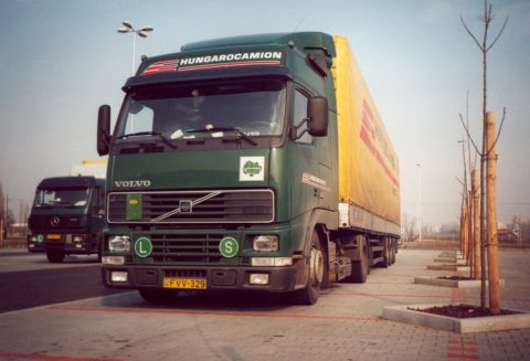 Hungarocamion Volvo FH12 - Mercedes-Benz SK – Budapest, Hungary