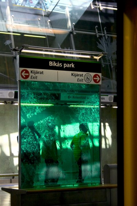 4-es metró - Bikás park metróállomás a legelső vonatból – Budapest, Hungary