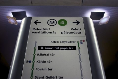 4-es metró II. János Pál pápa tér metróállomás M4 – Budapest, Hungary