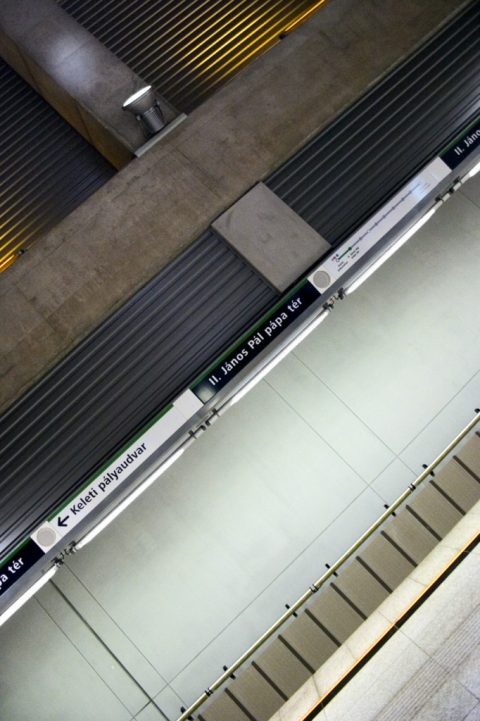 4-es metró II. János Pál pápa tér metróállomás M4 – Budapest, Hungary