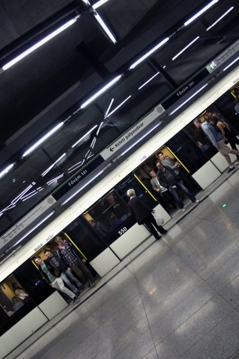 4-es metró Fővám tér metróállomás M4 – Budapest, Hungary