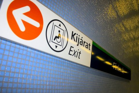 4-es metró Fővám tér metróállomás M4 – Budapest, Hungary