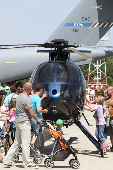 McDonell Douglas MD500E, Boeing C-17 Globemaster III – Pápa, Hungary