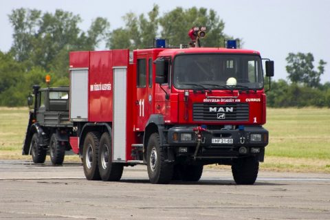 MAN F90 - FE27 460 fire truck – Pápa, Hungary