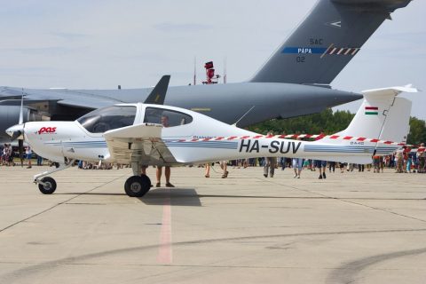 Diamond DA40 Diamond Star, Boeing C-17 Globemaster III – Pápa, Hungary