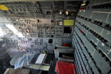 Boeing 747 flight engineer station