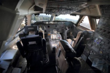 Boeing 747-200 cockpit