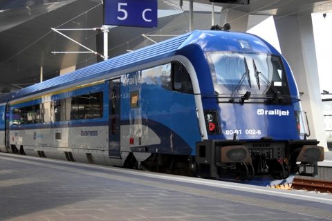 ČD Railjet at Wien Hauptbahnhof – Vienna, Austria
