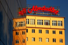 Schwedenplatz, Wien, Almdudler Werbung