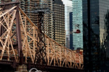 Roosevelt Island Tramway, Queensboro Bridge