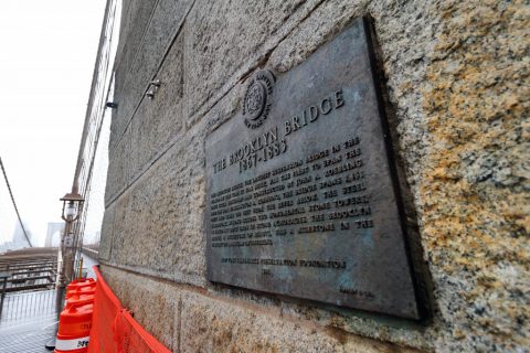 Brooklyn bridge information plaque - designated landmark – New York, United States