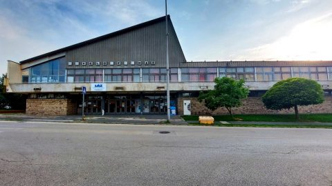 Művelődési ház, Tata – Tata, Hungary