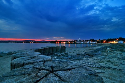 Velence korzó, este – Velence, Hungary