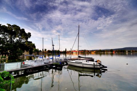 Vitorláskikötő a tatai Öreg-tavon – Tata, Hungary