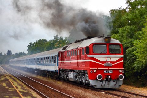 M62-127 Szergej, füstölve indul Zánkáórl – Zánka, Hungary