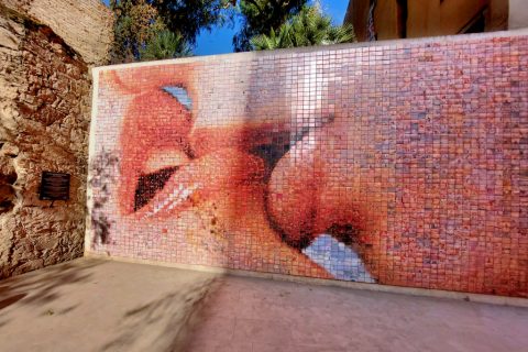 El món neix en cada besada, The World Comes To Life With Each Kiss – Barcelona, Spain