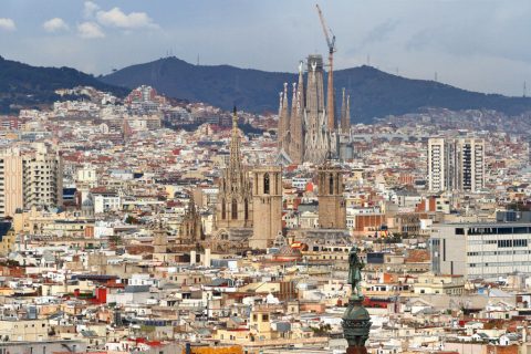 Barcelona highlights: Sagrada Familia, Cathedral, Christopher Columbus statue – Barcelona, Spain