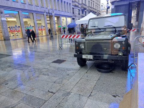 Esercito Italiano - Land Rover Defender – Milan, Italy