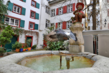 Andreasplatz - Monkey Fountain (Affenbrunnen)