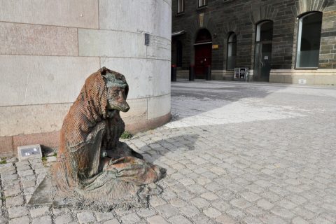 Homeless Fox Statue / Hemlös räv – Stockholm, Sweden