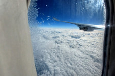 Boeing 747-400 window view