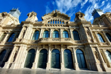 Port de Barcelona, Central Building