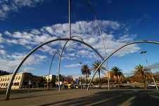 Plaça de les Drassanes, Onades de Andreu Alfaro