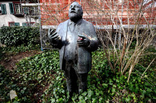 Statue of Dr. Rudolf Riggenbach