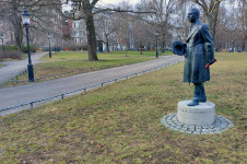 Statue of Hjalmar Söderberg