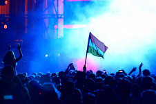 Budapest turns into party zone after historic election