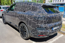 BMW iX5 prototype